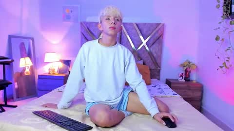 Snapshot of hyunjin_sun chatting on March 9, 2026, 11:42 pm Son Hyunjin online show from March 9, 2026, 11:42 pm