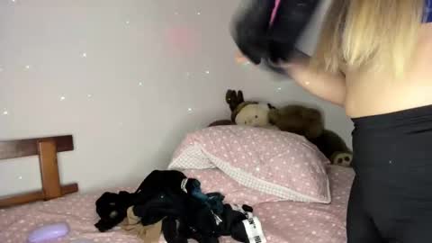 Snapshot of hyunjooo chatting on February 6, 2026, 10:35 pm Hyun Joo online show from February 6, 2026, 10:35 pm