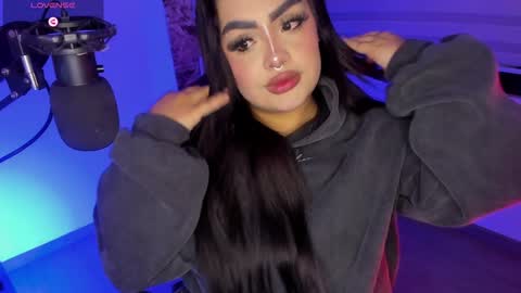 Snapshot of i_am_ari chatting on February 4, 2025, 1:45 am Ari online show from February 4, 2025, 1:45 am