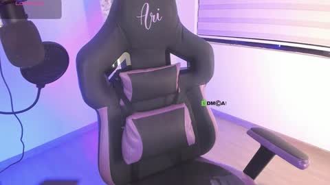 Snapshot of i_am_ari chatting on March 17, 2026, 1:43 am Ari online show from March 17, 2026, 1:43 am