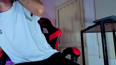 Snapshot of i_am_kelvis_ chatting on February 11, 2026, 7:24 am kelvis online show from February 11, 2026, 7:24 am