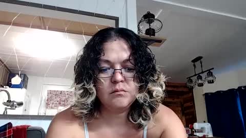 Snapshot of i_fetishize_u chatting on January 21, 2025, 9:15 pm ShortStuff online show from January 21, 2025, 9:15 pm