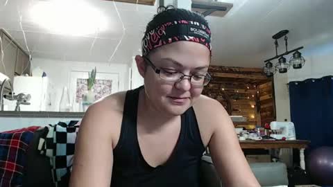 Snapshot of i_fetishize_u chatting on January 25, 2025, 6:02 pm ShortStuff online show from January 25, 2025, 6:02 pm