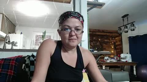 Snapshot of i_fetishize_u chatting on January 25, 2025, 9:04 pm ShortStuff online show from January 25, 2025, 9:04 pm