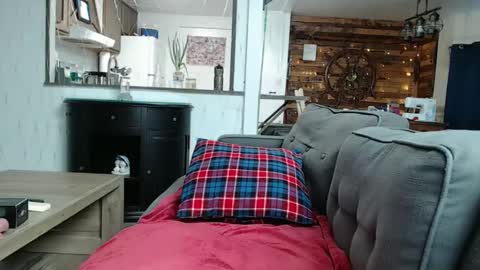 Snapshot of i_fetishize_u chatting on February 2, 2025, 9:13 pm ShortStuff online show from February 2, 2025, 9:13 pm