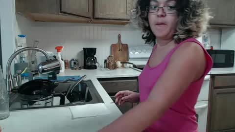 Snapshot of i_fetishize_u chatting on February 7, 2025, 7:17 pm ShortStuff online show from February 7, 2025, 7:17 pm