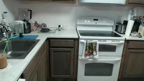 Snapshot of i_fetishize_u chatting on February 10, 2025, 6:45 pm ShortStuff online show from February 10, 2025, 6:45 pm