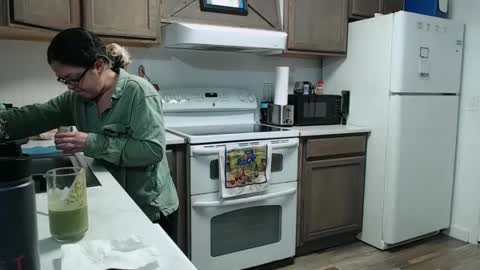 Snapshot of i_fetishize_u chatting on February 17, 2025, 4:04 pm ShortStuff online show from February 17, 2025, 4:04 pm