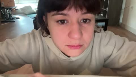 Snapshot of i_love_olive chatting on February 17, 2026, 9:10 pm Olive online show from February 17, 2026, 9:10 pm