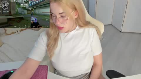 HiI am  EvaPVT is open  online show from May 17, 2026, 3:19 pm