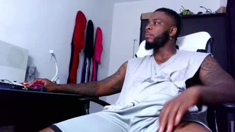 Mr H Independent model online show from November 26, 2025, 4:46 am