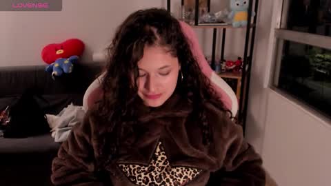 Snapshot of iam_nikki chatting on February 13, 2026, 8:32 am On instagram Imm NikkiHelp me reach 100 likes online show from February 13, 2026, 8:32 am