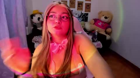 Snapshot of iam_zoechan chatting on December 13, 2025, 11:54 pm Zoe 3 online show from December 13, 2025, 11:54 pm