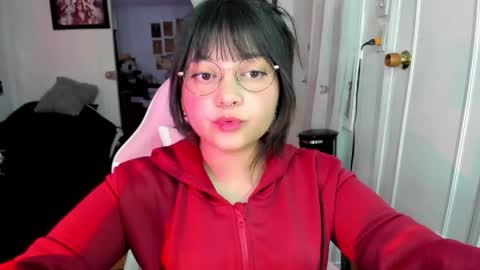 Snapshot of iam_zoechan chatting on December 17, 2025, 8:15 pm Zoe 3 online show from December 17, 2025, 8:15 pm