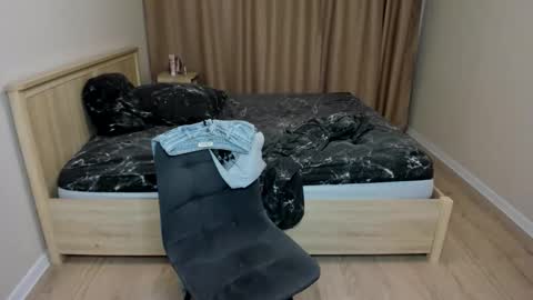 Cassie  STREAMS HERE EVERYDAY online show from September 29, 2025, 2:00 pm