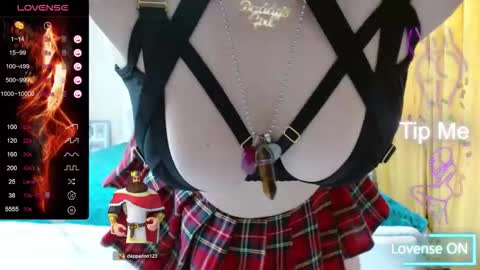 Snapshot of iamdaddyissues chatting on February 12, 2026, 7:25 am Alice online show from February 12, 2026, 7:25 am