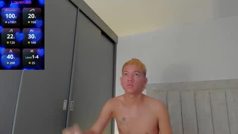 Juliiiiian online show from October 31, 2025, 11:44 am