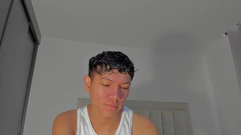 Snapshot of iamjulian_ chatting on May 20, 2026, 12:00 pm Juliiiiian online show from May 20, 2026, 12:00 pm