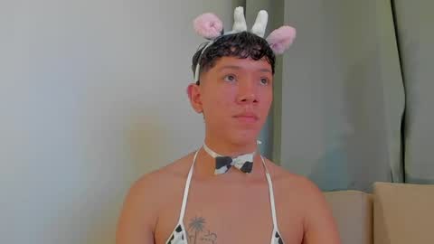 Snapshot of iamjulian_ chatting on May 29, 2026, 2:09 am Juliiiiian online show from May 29, 2026, 2:09 am