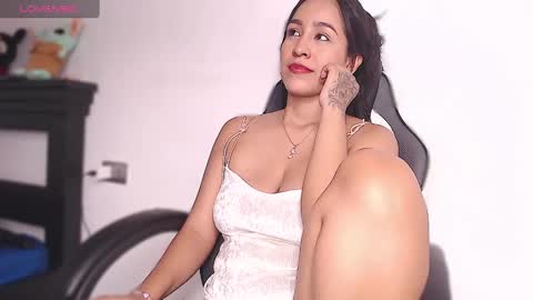 Snapshot of iamlara1 chatting on January 17, 2025, 4:17 am Lara online show from January 17, 2025, 4:17 am