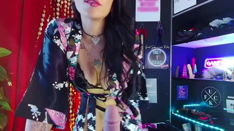 Snapshot of iammistressk chatting on January 10, 2025, 5:24 pm Mistress K online show from January 10, 2025, 5:24 pm