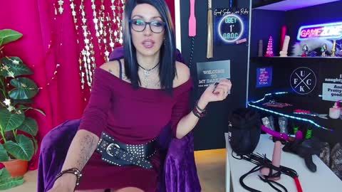 Snapshot of iammistressk chatting on January 24, 2025, 11:15 am Mistress K online show from January 24, 2025, 11:15 am