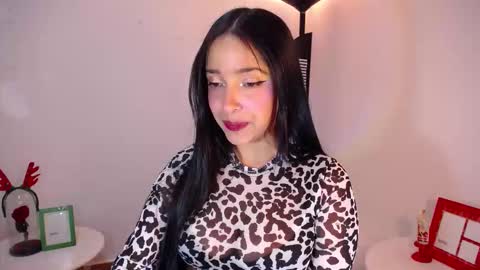 Snapshot of iamroxanne chatting on December 21, 2025, 5:03 am Camila online show from December 21, 2025, 5:03 am