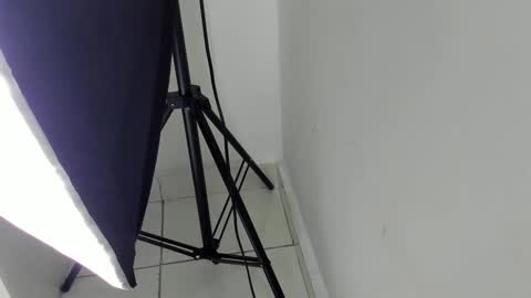 IAN CASTILLO online show from February 17, 2025, 11:02 am