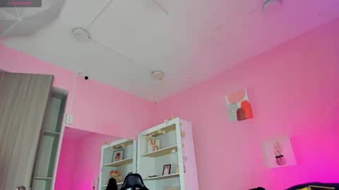 IAN CASTILLO online show from November 25, 2025, 11:21 am