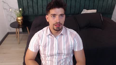 Snapshot of ian_davis chatting on January 15, 2025, 11:19 pm Ian Davis online show from January 15, 2025, 11:19 pm