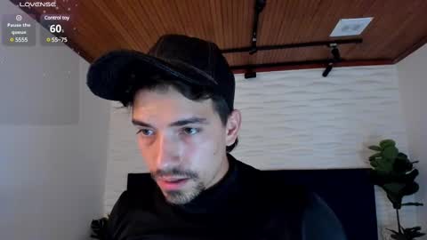 Snapshot of ian_davis chatting on February 19, 2025, 2:33 am Ian Davis online show from February 19, 2025, 2:33 am