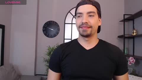 Snapshot of ian_davis chatting on February 19, 2025, 8:20 pm Ian Davis online show from February 19, 2025, 8:20 pm