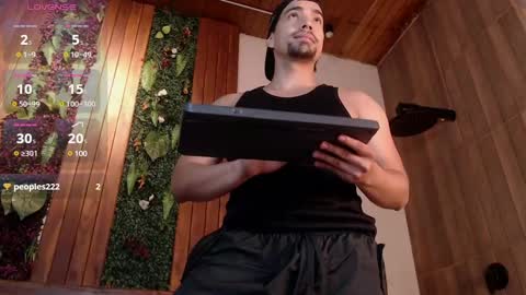 Snapshot of ian_davis chatting on February 27, 2025, 12:21 am Ian Davis online show from February 27, 2025, 12:21 am