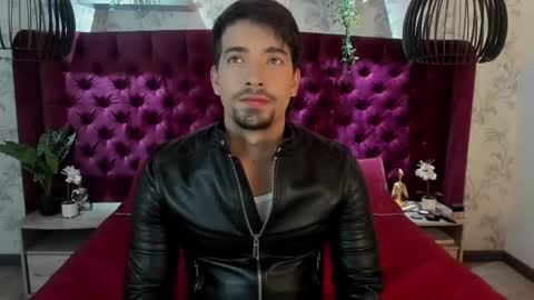 Snapshot of ian_davis chatting on March 1, 2025, 8:31 pm Ian Davis online show from March 1, 2025, 8:31 pm