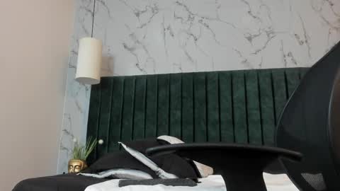 Snapshot of ian_davis chatting on March 5, 2025, 11:27 pm Ian Davis online show from March 5, 2025, 11:27 pm