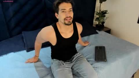 Snapshot of ian_davis chatting on September 21, 2025, 11:45 am Ian Davis online show from September 21, 2025, 11:45 am