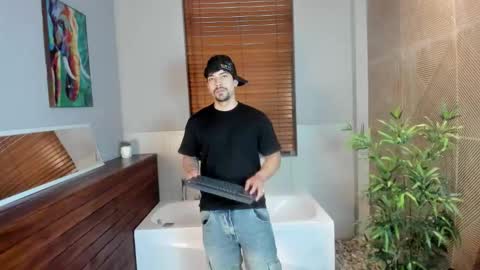 Snapshot of ian_davis chatting on October 6, 2025, 11:40 am Ian Davis online show from October 6, 2025, 11:40 am