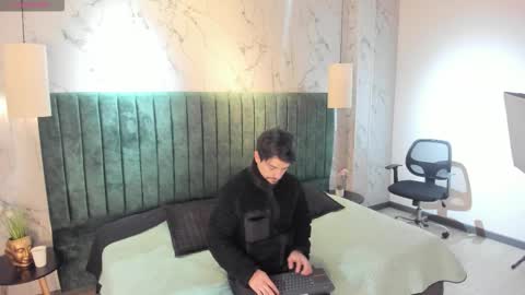 Snapshot of ian_davis chatting on October 10, 2025, 11:53 am Ian Davis online show from October 10, 2025, 11:53 am