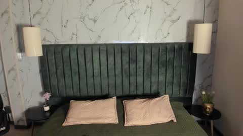 Snapshot of ian_davis chatting on October 19, 2025, 11:55 am Ian Davis online show from October 19, 2025, 11:55 am