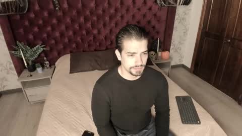 Snapshot of ian_davis chatting on October 26, 2025, 12:00 pm Ian Davis online show from October 26, 2025, 12:00 pm