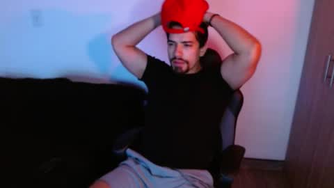 Snapshot of ian_davis chatting on November 16, 2025, 2:50 am Ian Davis online show from November 16, 2025, 2:50 am