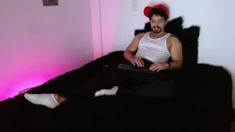 Snapshot of ian_davis chatting on November 21, 2025, 12:48 pm Ian Davis online show from November 21, 2025, 12:48 pm