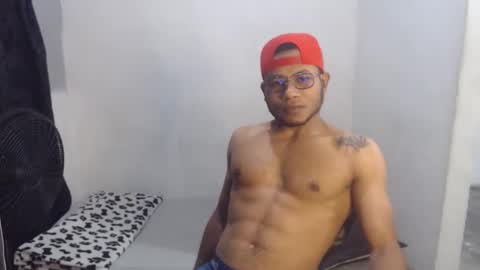 Snapshot of ian_tuner chatting on December 14, 2025, 11:09 pm ian_tuner online show from December 14, 2025, 11:09 pm