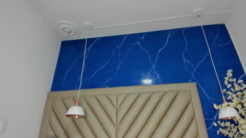 Snapshot of ibbie_ chatting on December 20, 2025, 12:01 pm ibbie_ online show from December 20, 2025, 12:01 pm