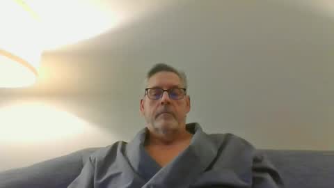 icanhelpu43 online show from January 25, 2025, 2:47 pm