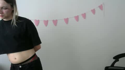 Snapshot of icebenz chatting on April 2, 2026, 12:14 pm Jade online show from April 2, 2026, 12:14 pm