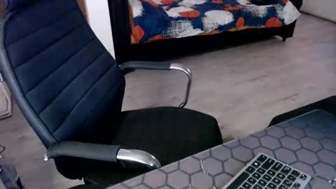 vchat online show from July 19, 2026, 10:24 pm