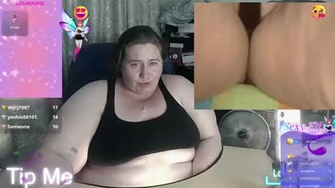 Snapshot of iceprincess2bad4u chatting on February 4, 2025, 6:27 pm Iceprincess2bad4u online show from February 4, 2025, 6:27 pm