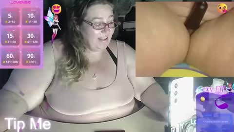 Snapshot of iceprincess2bad4u chatting on February 9, 2025, 5:01 pm Iceprincess2bad4u online show from February 9, 2025, 5:01 pm