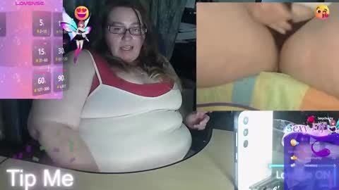 Snapshot of iceprincess2bad4u chatting on February 13, 2025, 6:05 pm Iceprincess2bad4u online show from February 13, 2025, 6:05 pm